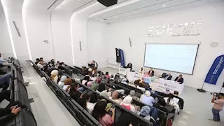 الدكتور علي رضا: شهادة جامعة شرق لندن الصادرة من فرع مصر معادلة تمامًا للشهادة البريطانية 