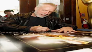 صاحب بوسترات أفلام الطفولة.. وفاة درو سترروزان عن عمر 78 عاما