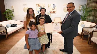 محافظ جنوب سيناء يكرم أسرة الشهيد العميد خالد عطية الشيخ 