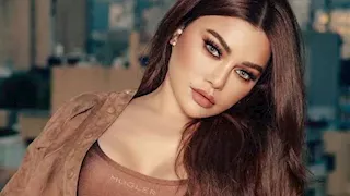 "جيبة قصيرة وجاكت تايجر".. 10 صور لـ هيفاء وهبي بإطلالة جريئة