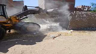 محافظ أسيوط: استرداد 278 فداناً من أراضي الدولة خلال حملة إزالة التعديات