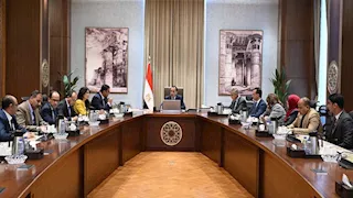 مدبولي يناقش أزمة العقارات المعرضة للانهيار بالإسكندرية