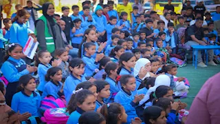 قافلة "مسرح المواجهة والتجوال" تصل رفح دعمًا لأطفال غزة