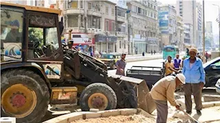 محافظة الإسكندرية تبدأ توسعة طريق الحرية "أبو قير"