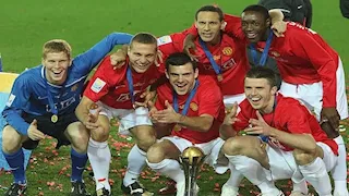 ذهول في إنجلترا.. ظهور نجم اليونايتد السابق بدوري الهواة (صور)