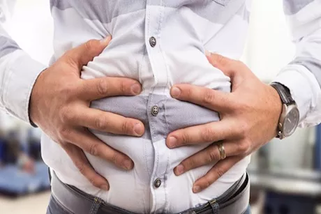 طبيبة توضح كيفية التخلص من انتفاخ المعدة ؟