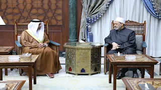 سفير دولة الإمارات يعرب عن سعادته بلقاء الدكتور أحمد الطيب