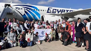 مصر للطيران تستقبل أطفال 57357 فور عودتهم من أسوان