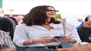 "مي الغيطي بالشورت ودينا الشربيني جريئة" 17 صورة لنجوم الفن في ثالث أيام الجونة