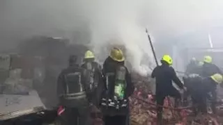 السيطرة على حريق بسيارة نقل داخل مركز بحوث في الشرقية