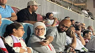 مشجع كفيف يدعم الزمالك من المدرجات خلال مباراة ديكيداها