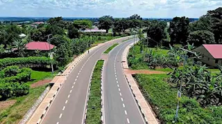 صور- المقاولون العرب تنتهي من تنفيذ مشروعات طرق بشرق أوغندا