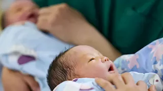 هل يولد الإنسان مجبولاً على الخير أم الشر؟