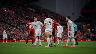 مواجهة ليفربول ومانشستر يونايتد تُسفر عن 6 أرقام قياسية بالدوري الإنجليزي