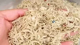 تجارة غريبة في الصين.. امرأة صينية تبيع أظافرها مقابل 21 دولار