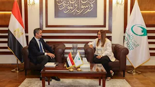 مباحثات بين رئيسا البريد  وشركة "Visa Inc" لتعزيز التعاون