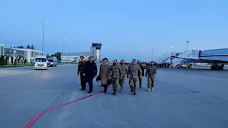  وفد رسمي من وزارة الدفاع السورية يصل إلى موسكو- صور