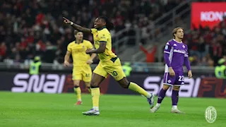 بعد تعثر المنافسين… إي سي ميلان يتصدر الدوري الإيطالي بفوزه على فيورنتينا