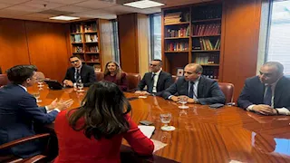 وزير الاستثمار يبحث مع "بوينغ" العالمية تعزيز التعاون في قطاع الطيران