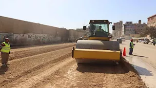 محافظ القليوبية يتابع تطوير ورصف شارع "بهتيم إسكو" بشبرا الخيمة (صور)