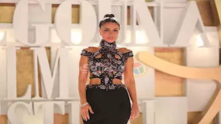 نجلاء بدر تخطف الأنظار بـ "فستان جريء" على السجادة الحمراء في مهرجان الجونة