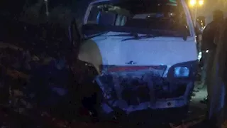 بالأسماء.. 10 مصابين في تصادم ميكروباصين على زراعي البحيرة 