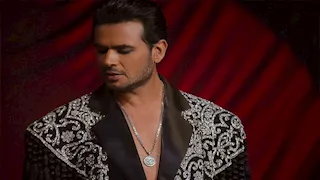 ساموزين يعود إلى الإخراج من جديد في كليب أغنيته الرومانسية "I Love You Moot"‬