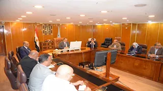 بالصور- محافظ أسيوط يشارك في اجتماع رئيس الوزراء لمتابعة تطوير مسار العائلة المقدسة