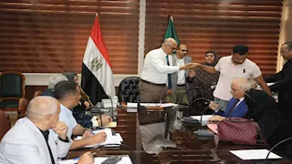محافظ القليوبية يوجه بتوفير كراسي متحركة ومعاشات عاجلة لمواطنين 