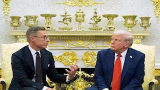 رئيس فنلندا: مستعد لأكون مترجمًا بين ترامب وزيلينسكي