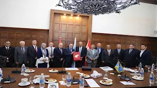 "غرفة الإسكندرية" تبحث فرص الاستثمار مع السفير الكندي (صور)