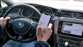 هكذا تتجنب تشتت الانتباه أثناء القيادة
