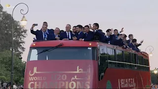 4 صور من الاستقبال الأسطوري لأبطال المغرب في شوارع الرباط