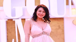 "الأوف شولدر" يليق بها.. لقاء الخميسي بإطلالة جريئة في ختام الجونة 