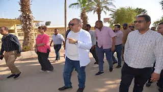 بالصور- محافظ أسيوط يتفقد أعمال تطوير مزارع الإنتاج الحيواني بعرب مطير والعوامر