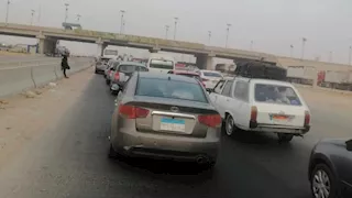 بسبب الشبورة الكثيفة.. غلق طريق السويس مؤقتًا لتفادي الحوادث