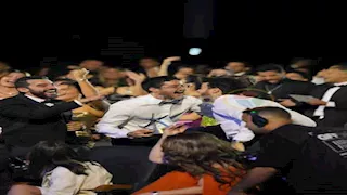 رقص أحمد مالك في مهرجان الجونة بعد الفوز بجائزة أحسن ممثل.. صور