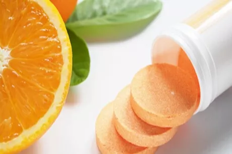 أدوية ممنوعة مع فيتامين C.. طبيب يوضح