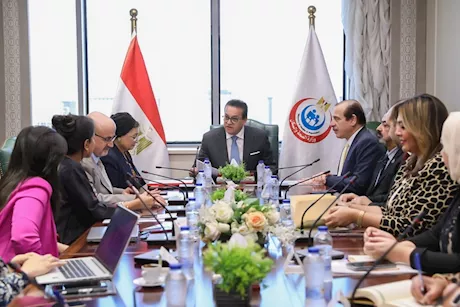 وزير الصحة يبحث مع منظمة الصحة العالمية تعزيز سلامة الأدوية