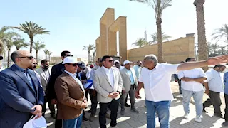 وزير الإسكان يتفقد مكونات مشروع حدائق "تلال الفسطاط" -صور