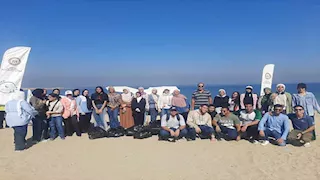 صور.. حملة لتنظيف شاطئ سيد درويش بالأنفوشي