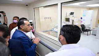 صور.. مدبولي يتفقد مستشفى دار صحة المرأة والطفل بالسويس