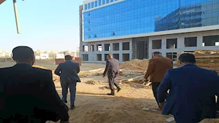 وزير العمل يتدخل ميدانيًا لوقف مخالفات شركتين مقاولات بعد رفضهما إجراءات التفتيش