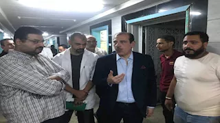جولة ليلية مفاجئة لنائب وزير الصحة بمستشفى العامرية.. ماذا حدث؟