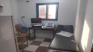 بالصور- إغلاق معمل تحاليل يديره منتحل صفة طبيب بالبحيرة