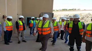 رئيس "المحطات المائية" يتفقد محول محطة كهرباء أسوان الأولى