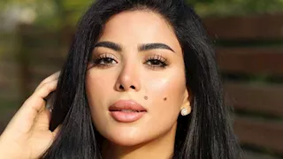 جيب مفتوح.. 8 صور ومعلومات عن أحدث ظهور لكارولين عزمي