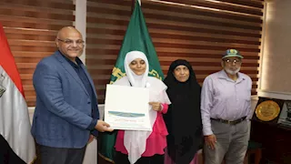 محافظ القليوبية يكرم طالبتين فازتا في مسابقة تحدي القراءة العربي بدبي -صور