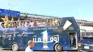 بالصور.. أوتوبيسات مكشوفة تجوب القاهرة للترويج للمتحف المصري الكبير
