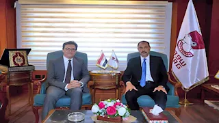 بالصور.. محافظ سوهاج ووزير الثقافة يبحثان تنمية مواهب النشء